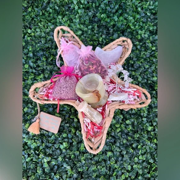 Ocean-Inspired Crystal Gift Set | Selenite, Quartz, Green Onyx & Botanicals - Picture 7 of 8